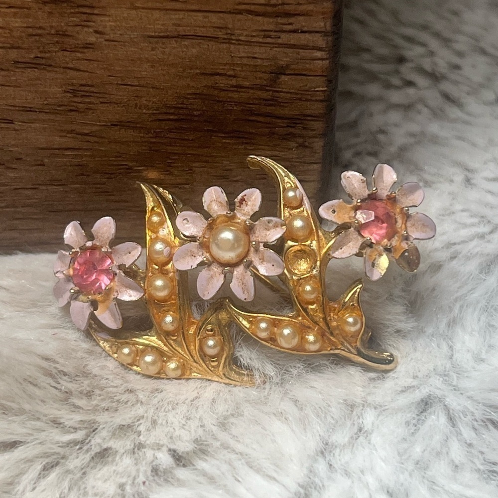 Vintage Flower Brooch